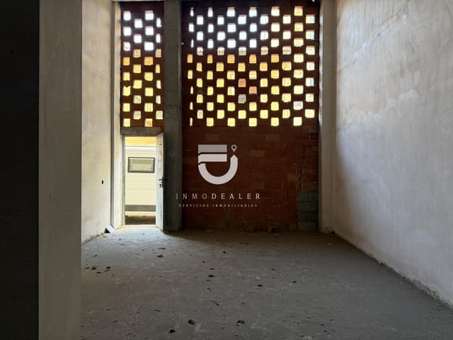 Commercieel te koop in Gandia - € 60.000 (Ref: 9450434)