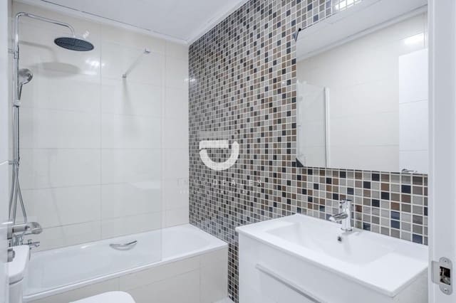 Piso de 3 habitaciones en Adsubia, Javea / Xàbia en venta con piscina - 180.000 € (Ref: 9462507)