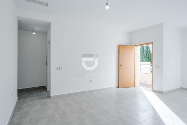 Piso de 3 habitaciones en Adsubia, Javea / Xàbia en venta con piscina - 180.000 € (Ref: 9462507)