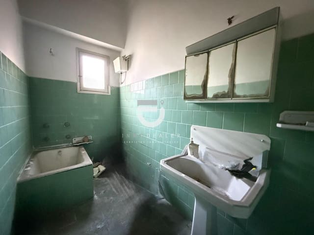 4 bedroom Flat for sale in Gandia - € 100,000 (Ref: 9513567)