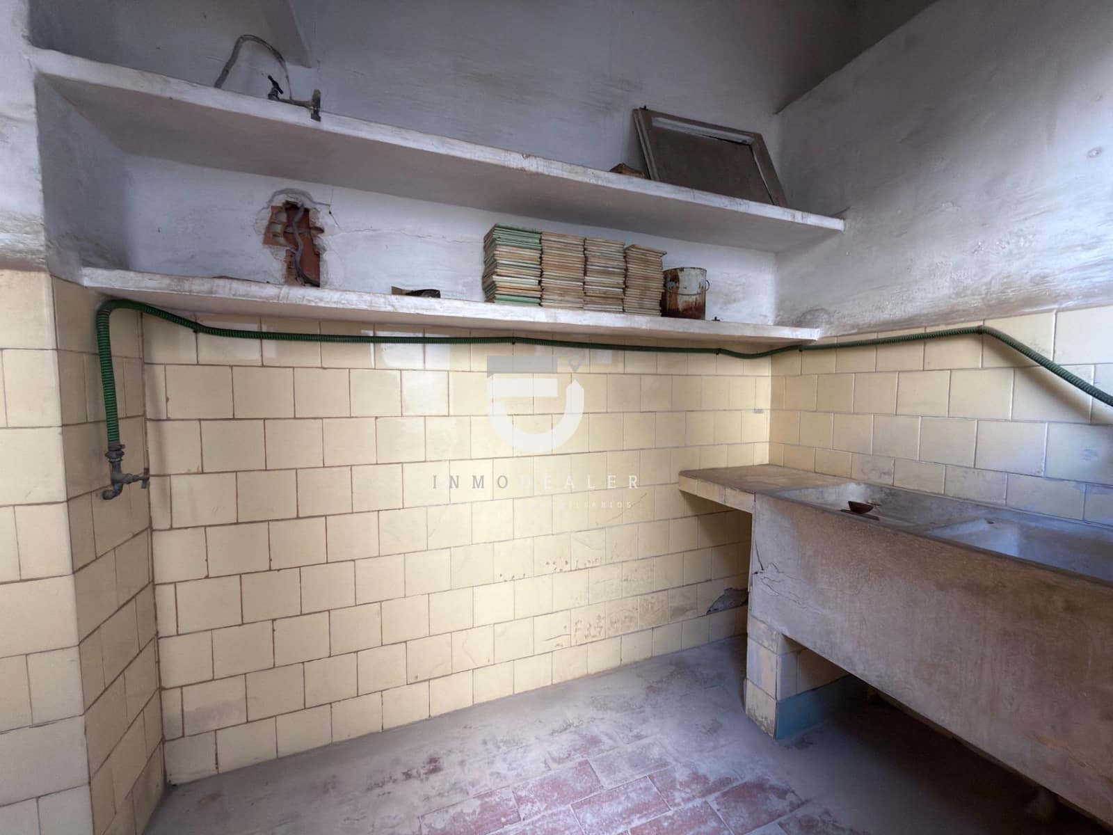 4 bedroom Flat for sale in Gandia - € 100,000 (Ref: 9513567)