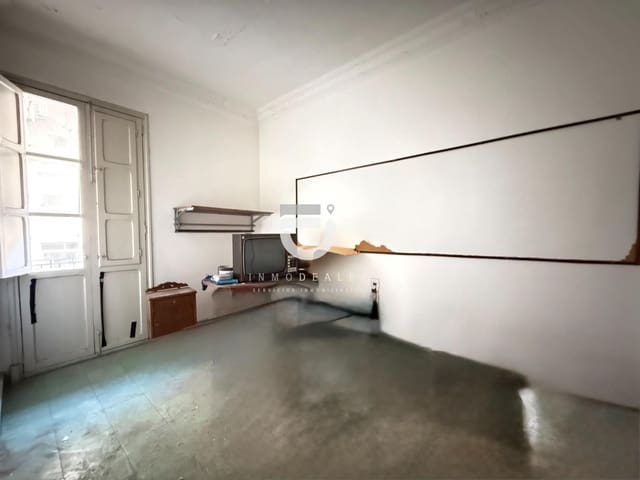 4 bedroom Flat for sale in Gandia - € 100,000 (Ref: 9513567)