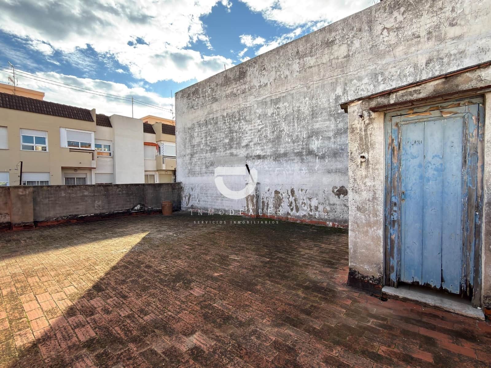 4 bedroom Flat for sale in Gandia - € 100,000 (Ref: 9513567)