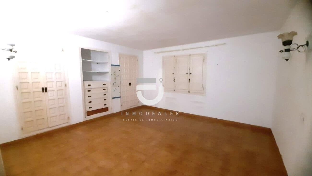 Chalet de 12 habitaciones en Dénia en venta con piscina - 817.000 € (Ref: 9533907)