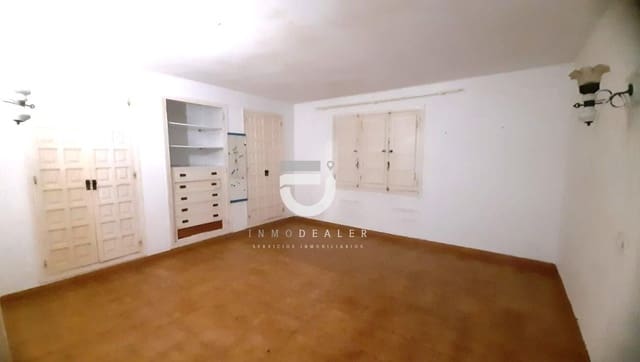 Chalet de 12 habitaciones en Dénia en venta con piscina - 817.000 € (Ref: 9533907)