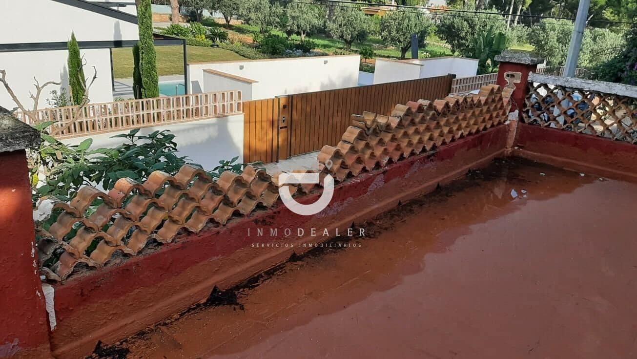 Chalet de 12 habitaciones en Dénia en venta con piscina - 817.000 € (Ref: 9533907)