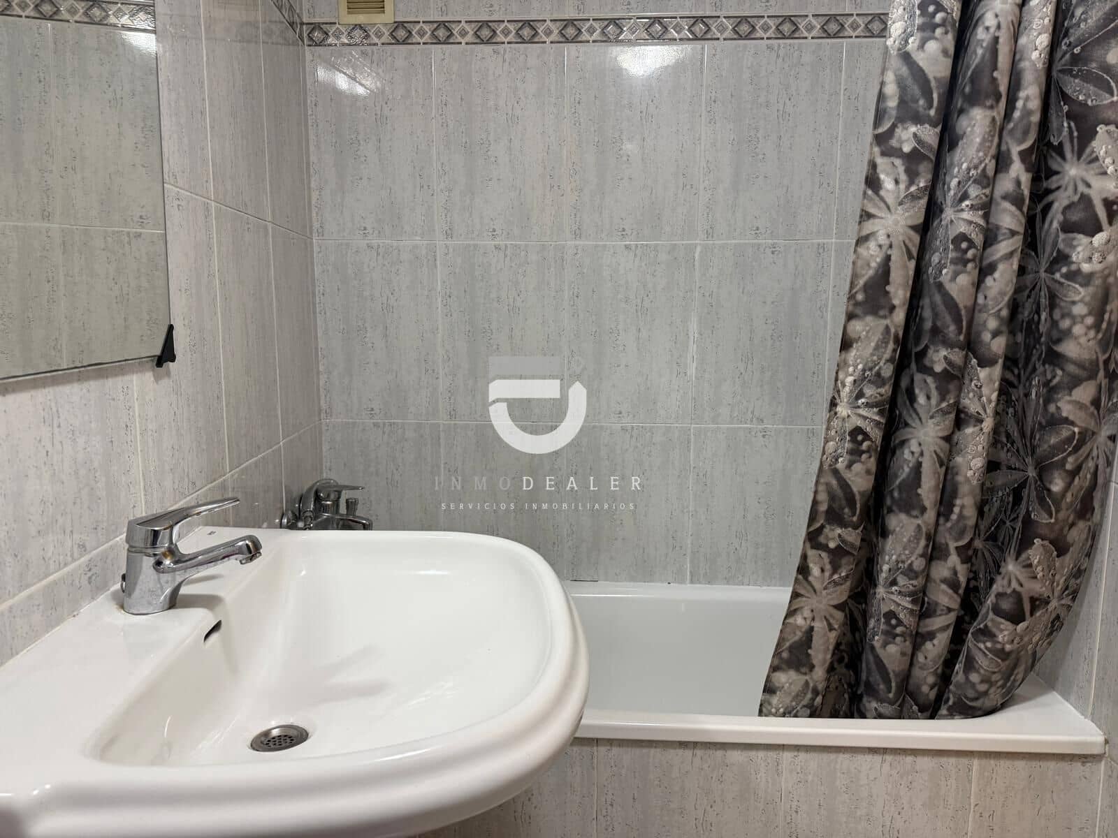 3 soveværelse Lejlighed til leje i Gandia - € 750 (Ref: 9571378)