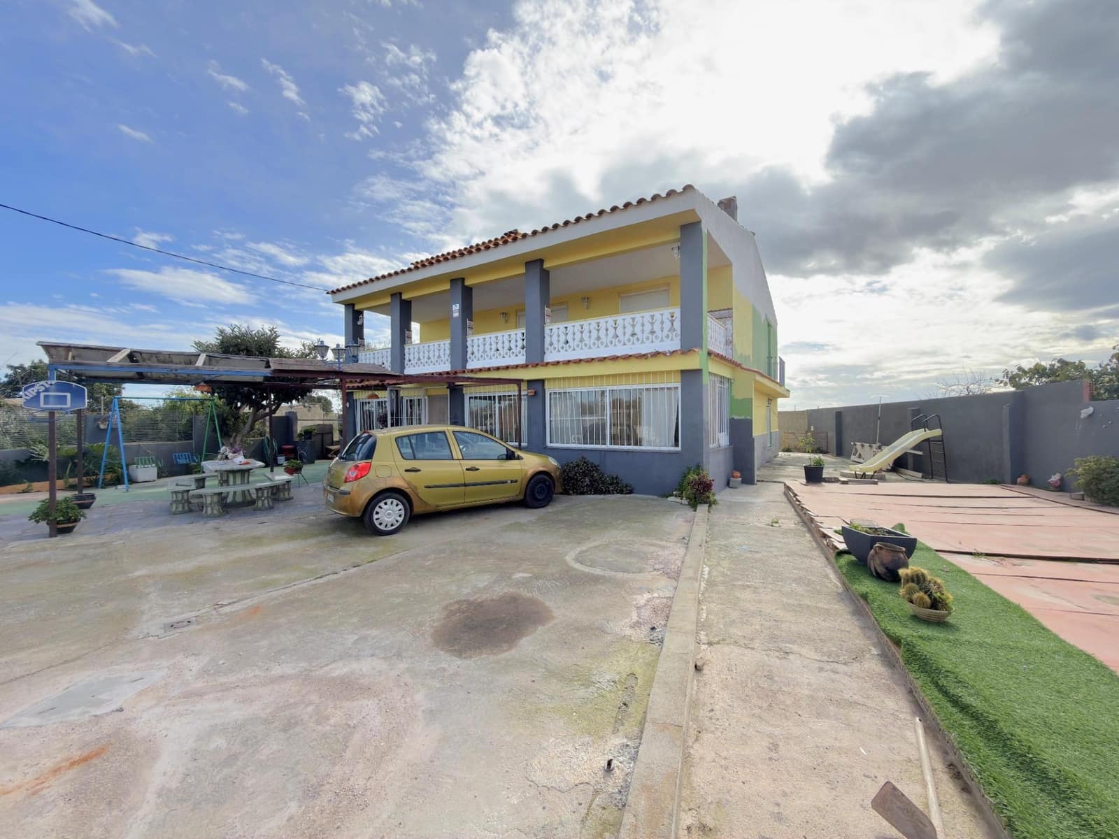 5 Zimmer Villa zu verkaufen in Vila-real mit Pool Garage - 295.000 € (Ref: 9583051)