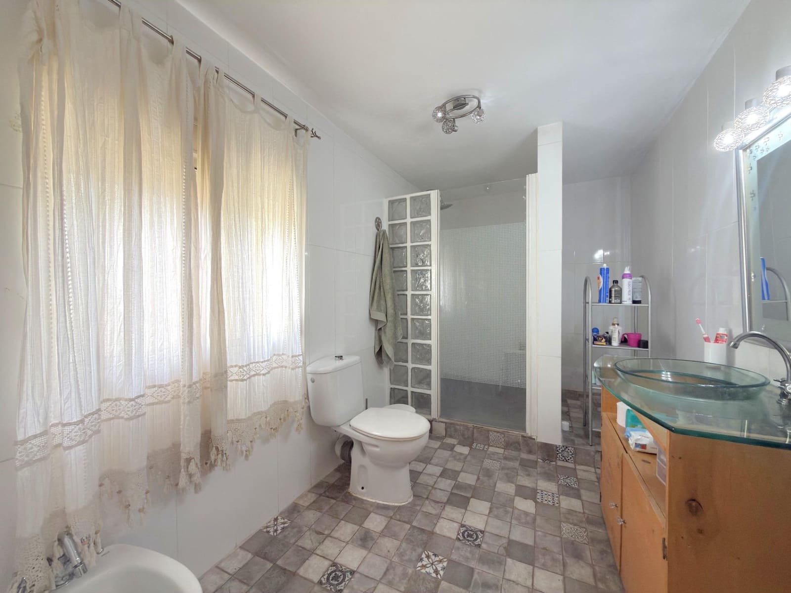 5 Zimmer Villa zu verkaufen in Vila-real mit Pool Garage - 295.000 € (Ref: 9583051)