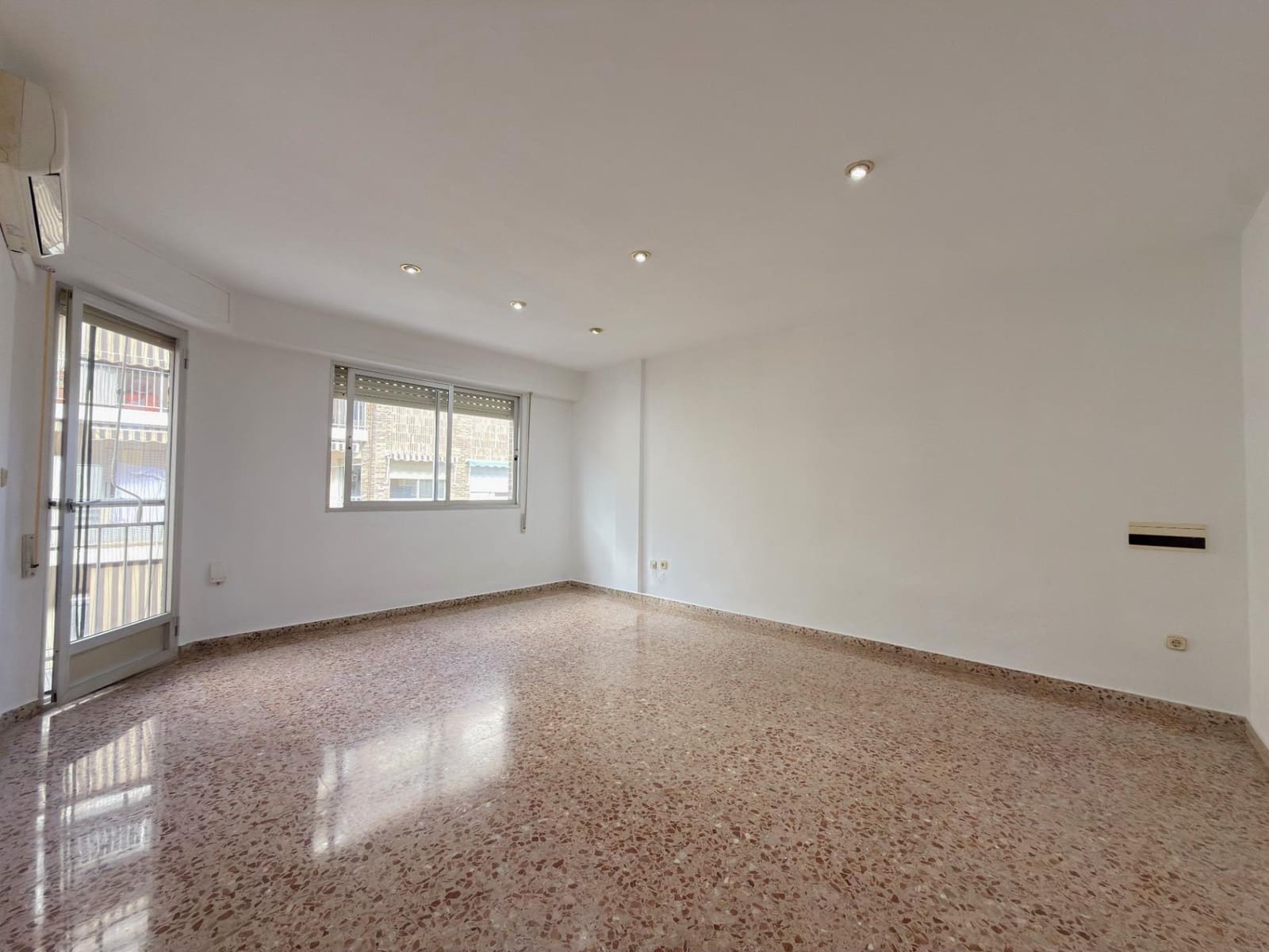 3 makuuhuone Asunto myytävänä paikassa Gandia - 157 500 € (Ref: 9666745)