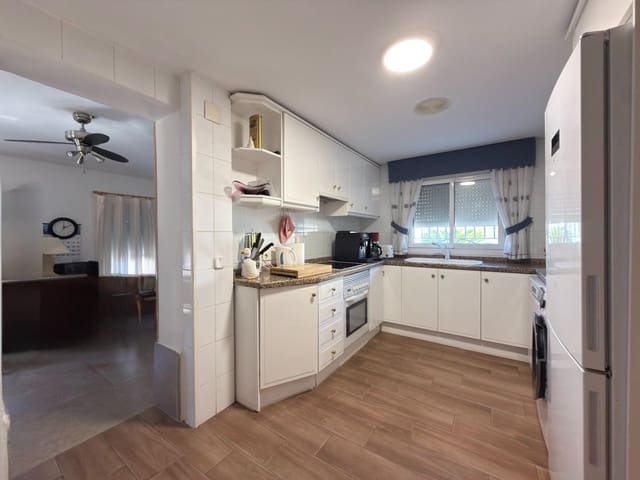 4 slaapkamer Villa te koop in Gandia met garage - € 517.000 (Ref: 9720139)