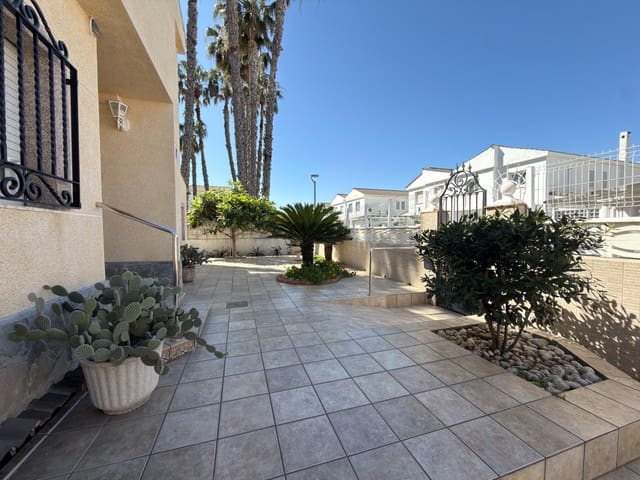 4 slaapkamer Villa te koop in Gandia met garage - € 517.000 (Ref: 9720139)