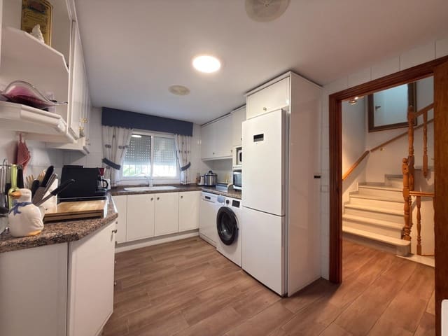 4 slaapkamer Villa te koop in Gandia met garage - € 517.000 (Ref: 9720139)