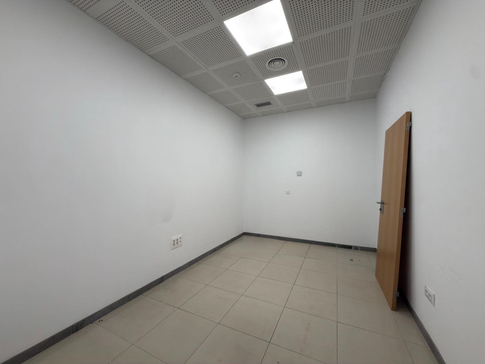 16 quarto Comercial para venda em Gandia - 265 000 € (Ref: 9726823)