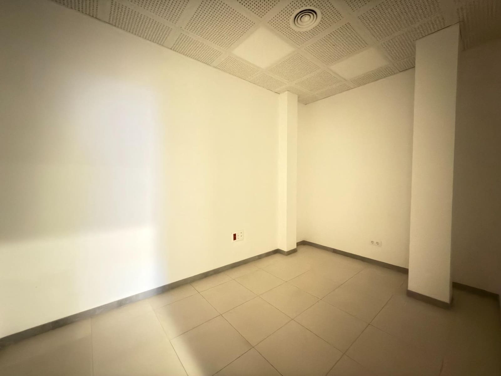 16 quarto Comercial para venda em Gandia - 265 000 € (Ref: 9726823)