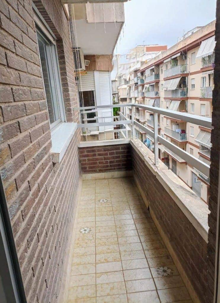 4 bedroom Flat for sale in Gandia - € 196,000 (Ref: 9794845)