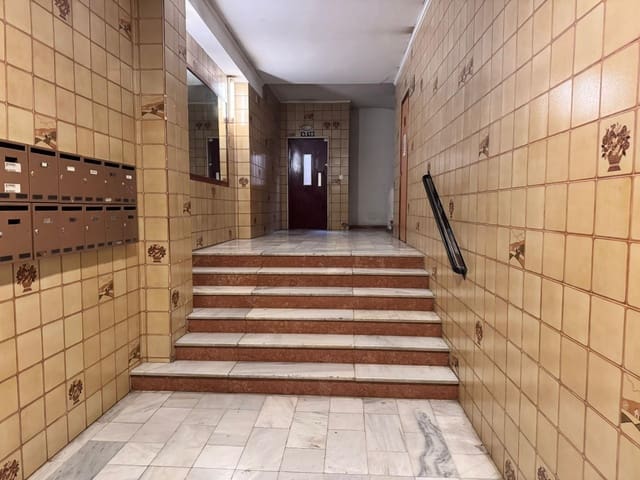 4 bedroom Flat for sale in Gandia - € 196,000 (Ref: 9794845)