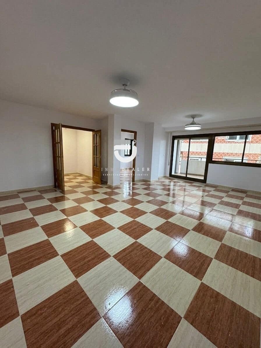 4 bedroom Flat for sale in Xeraco - € 165,000 (Ref: 9829354)