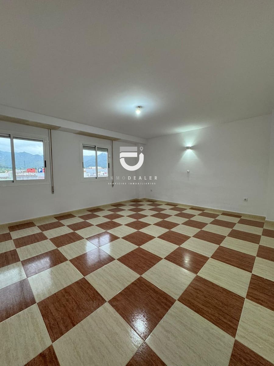 4 bedroom Flat for sale in Xeraco - € 165,000 (Ref: 9829354)