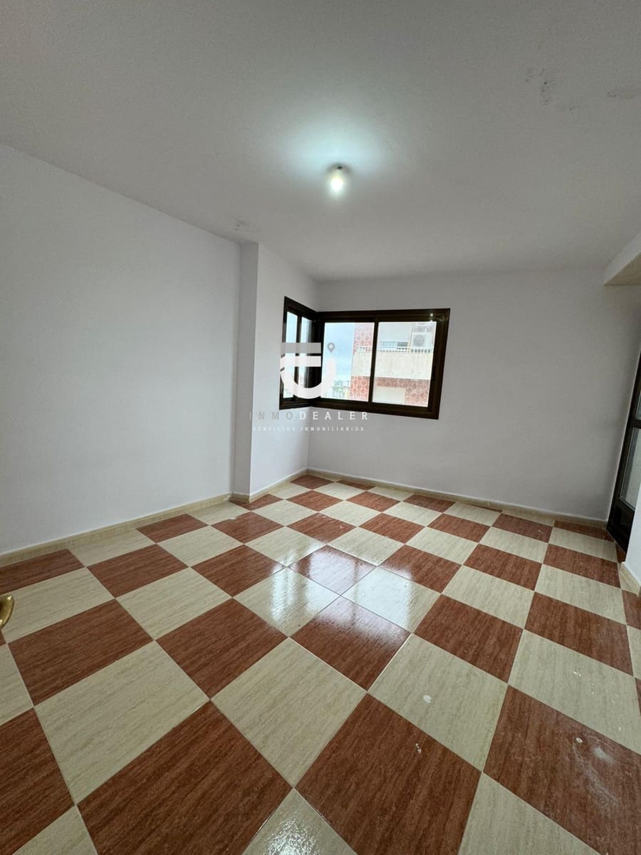 4 bedroom Flat for sale in Xeraco - € 165,000 (Ref: 9829354)