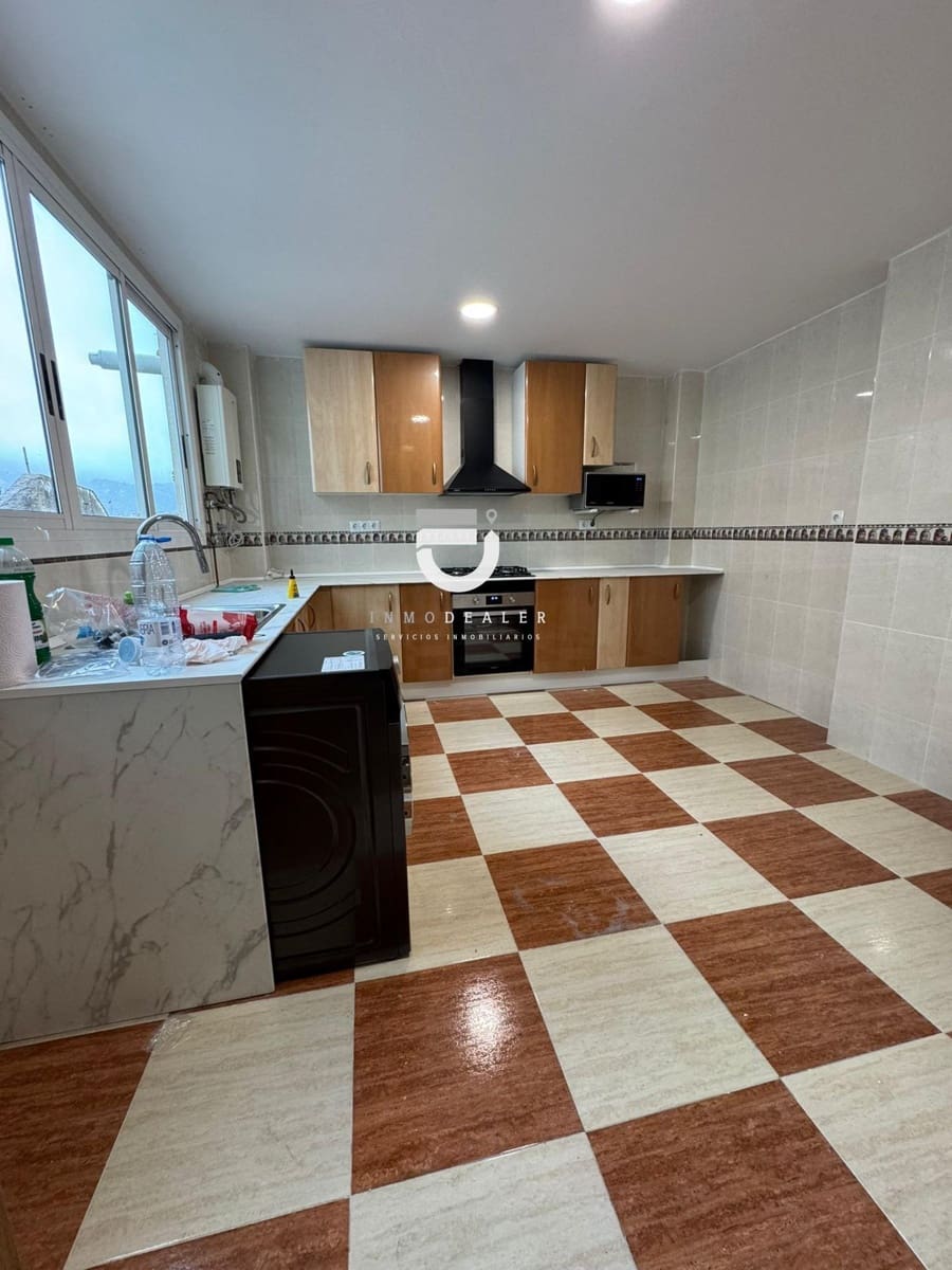 4 bedroom Flat for sale in Xeraco - € 165,000 (Ref: 9829354)