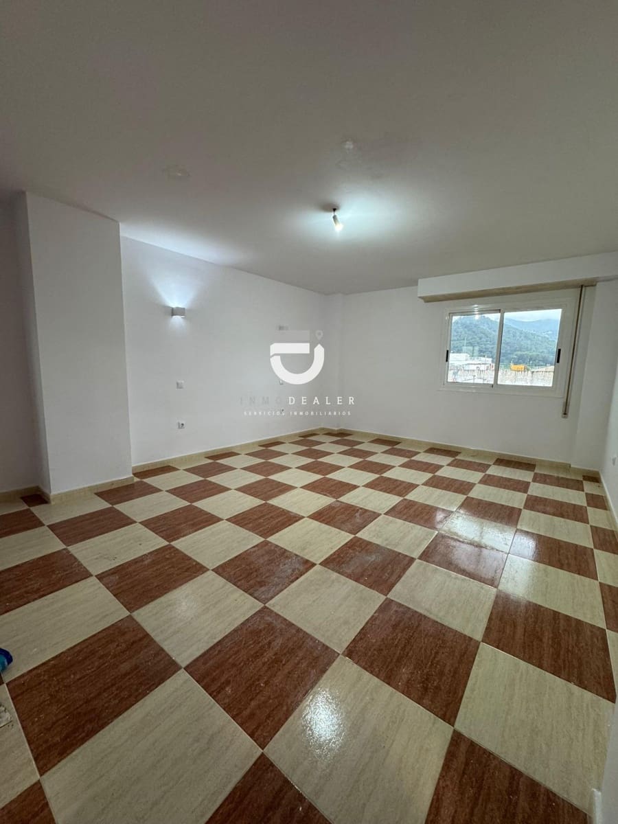 4 bedroom Flat for sale in Xeraco - € 165,000 (Ref: 9829354)