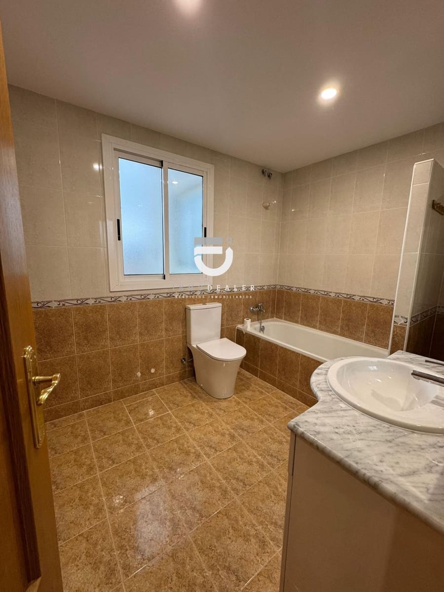 4 bedroom Flat for sale in Xeraco - € 165,000 (Ref: 9829354)