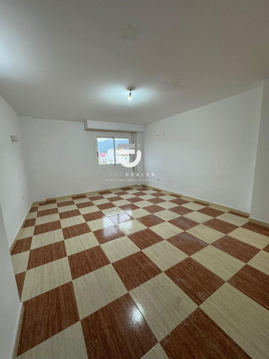 4 bedroom Flat for sale in Xeraco - € 165,000 (Ref: 9829354)