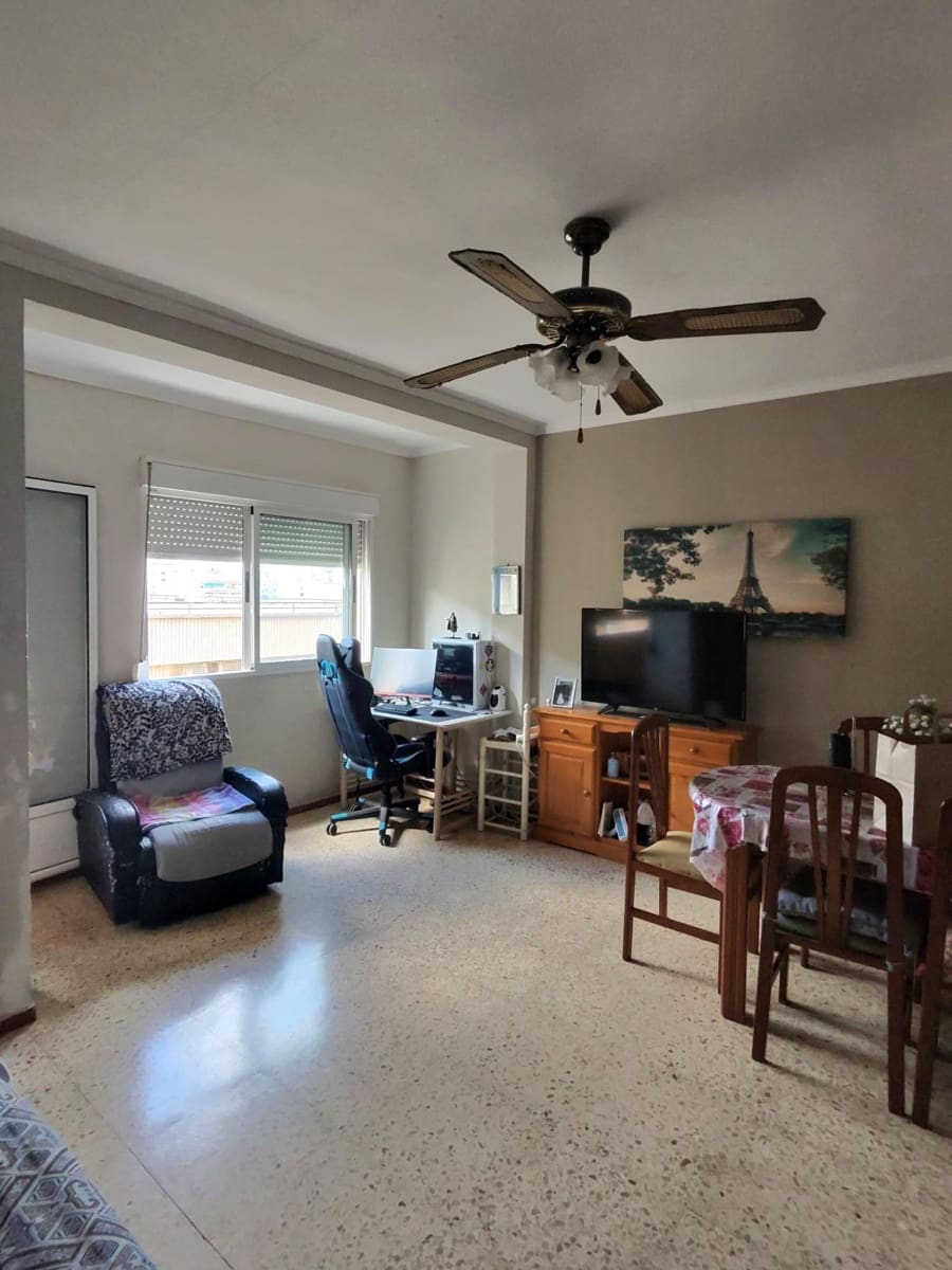 3 bedroom Flat for sale in Gandia - € 135,000 (Ref: 9843702)
