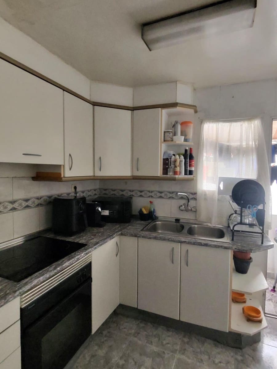 3 bedroom Flat for sale in Gandia - € 135,000 (Ref: 9843702)