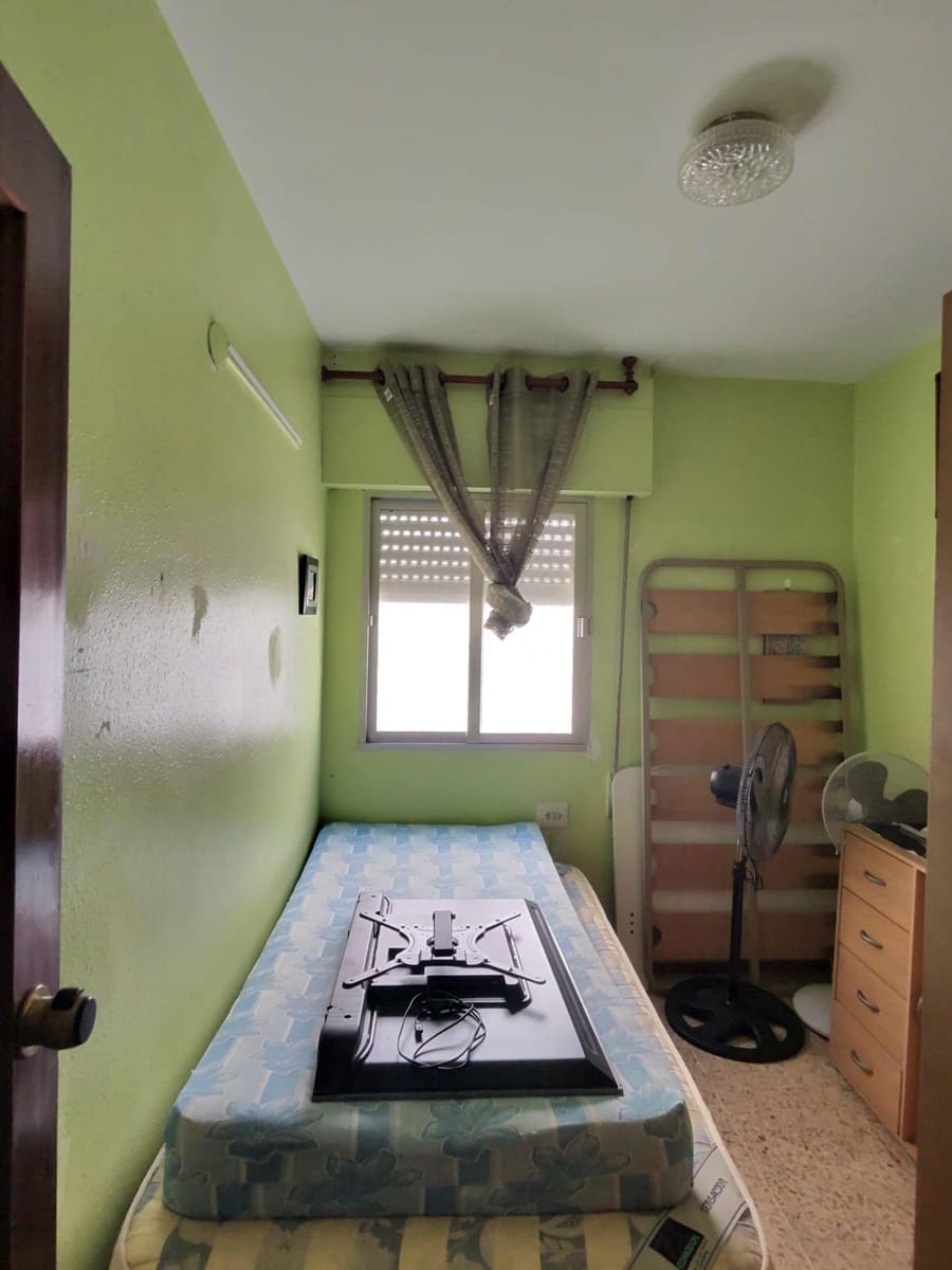 3 bedroom Flat for sale in Gandia - € 135,000 (Ref: 9843702)