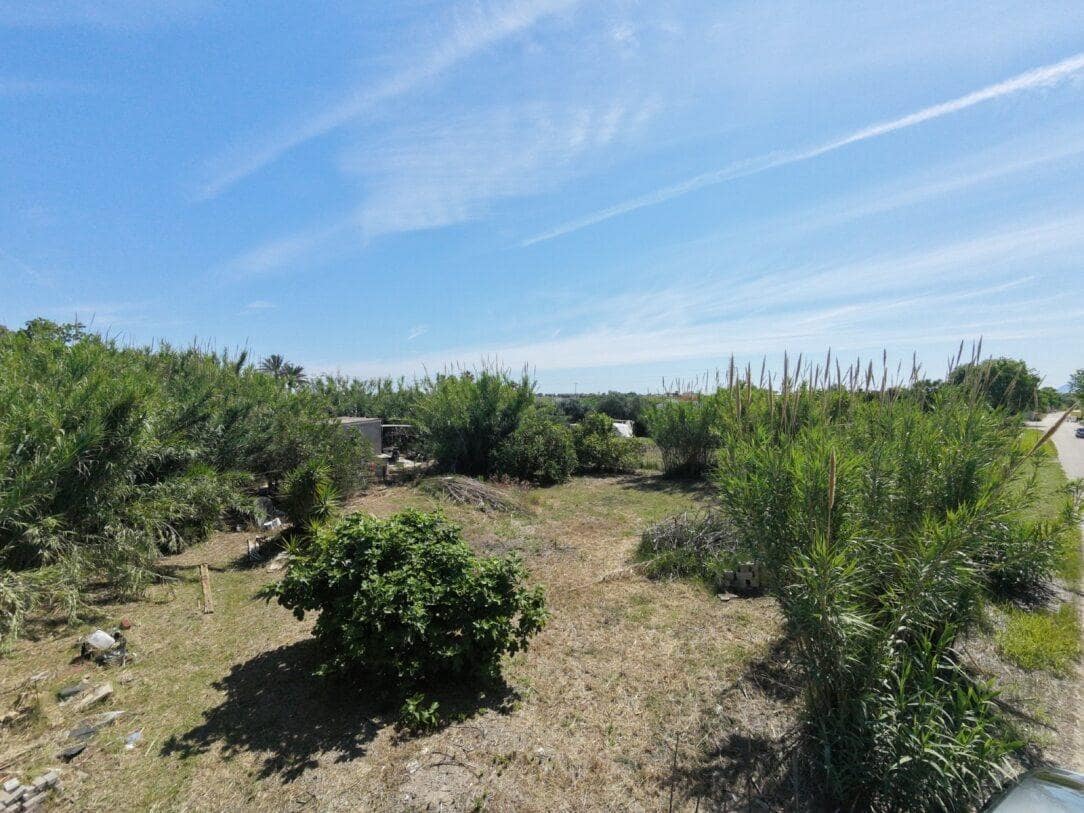 Grunde uden byggetilladelser til salg i Oliva - € 45.000 (Ref: 9846591)