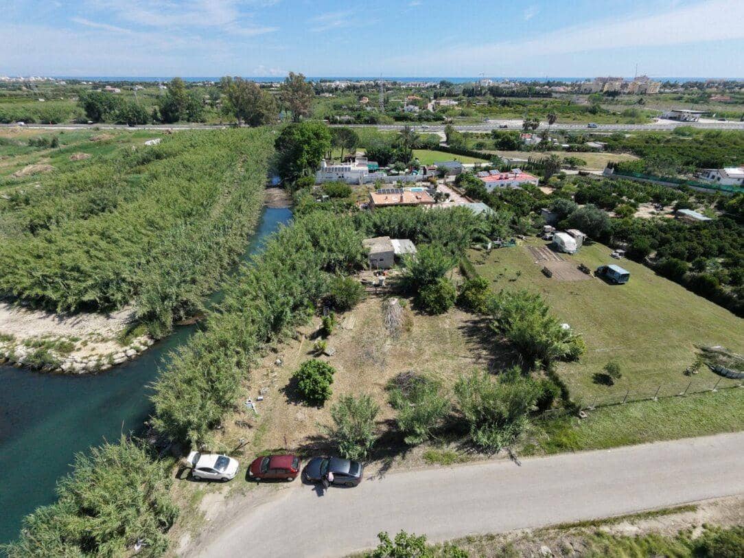 Grunde uden byggetilladelser til salg i Oliva - € 45.000 (Ref: 9846591)