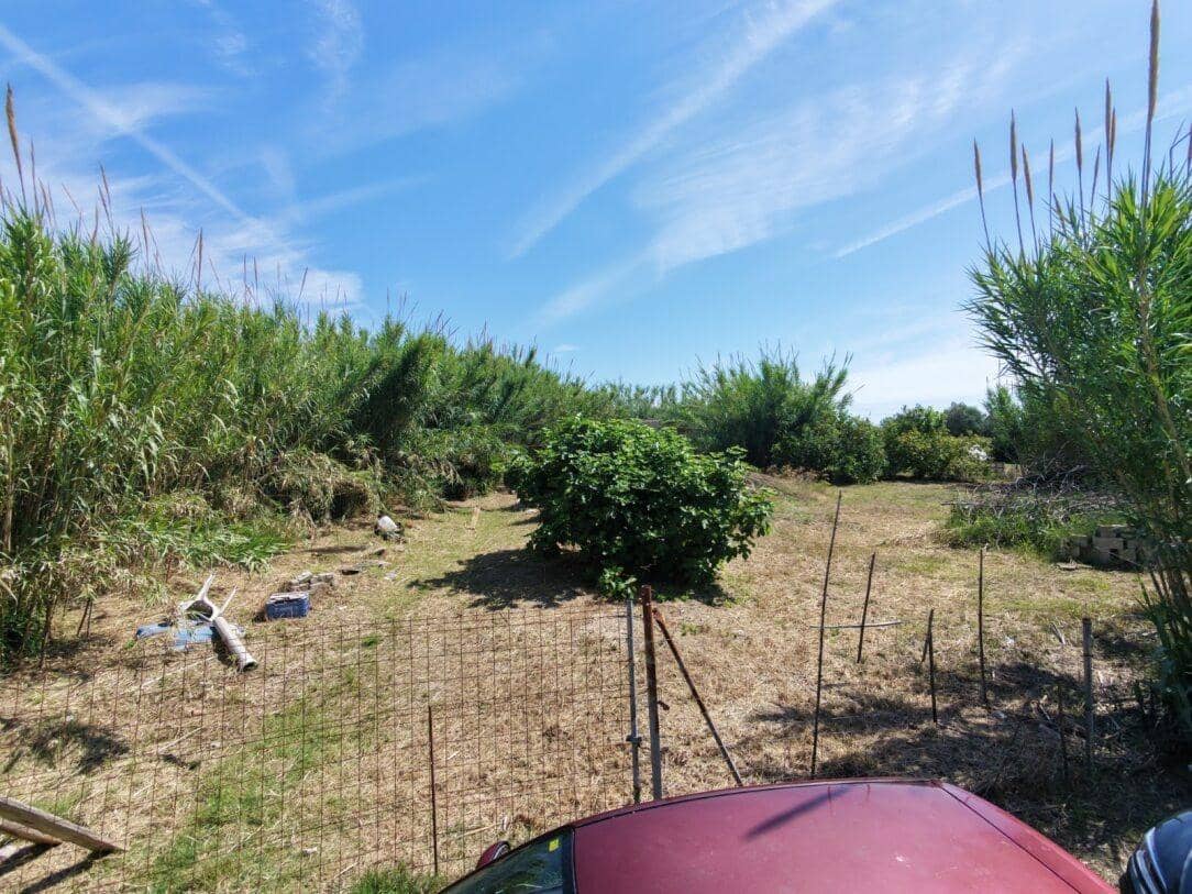 Grunde uden byggetilladelser til salg i Oliva - € 45.000 (Ref: 9846591)