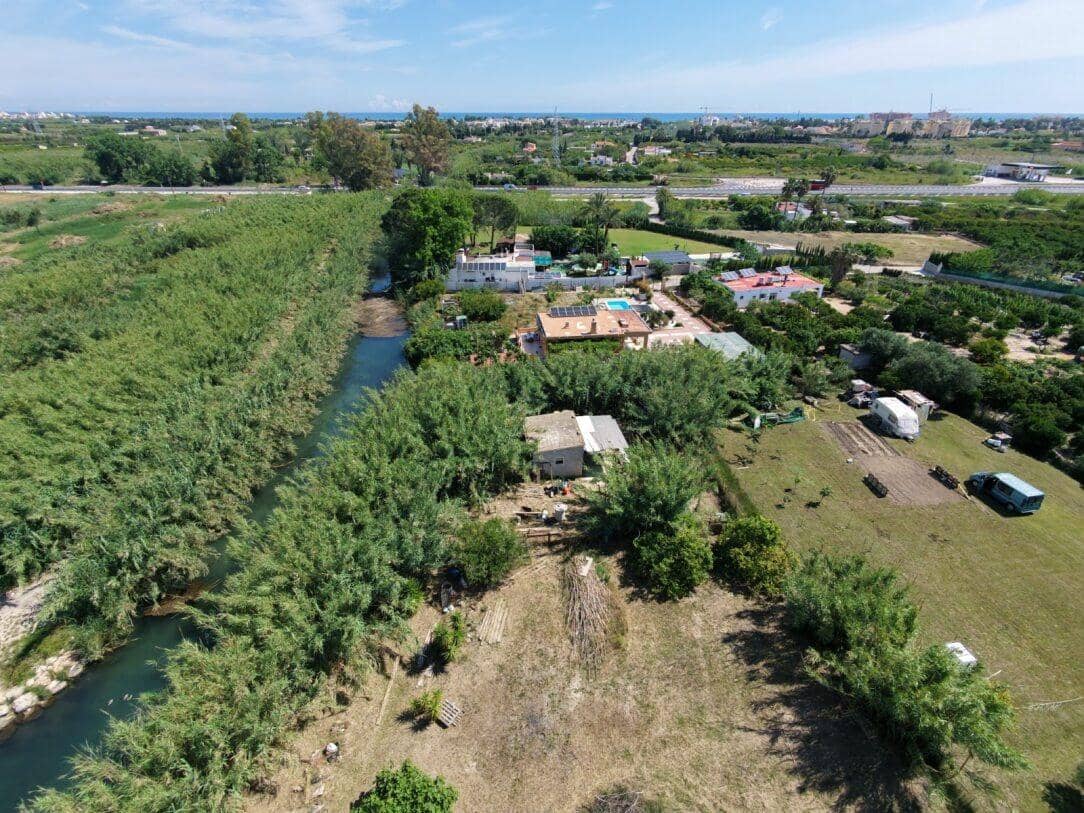 Grunde uden byggetilladelser til salg i Oliva - € 45.000 (Ref: 9846591)
