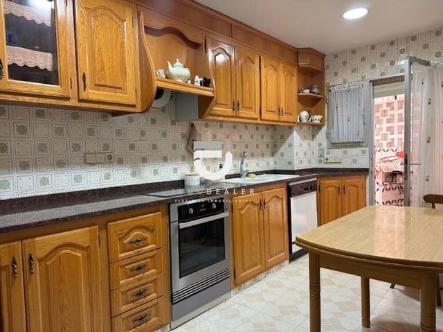 4 makuuhuone Asunto myytävänä paikassa Gandia - 190 000 € (Ref: 9868734)