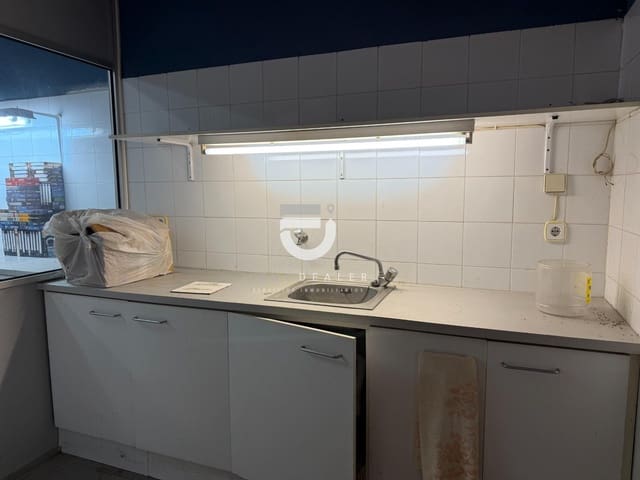 Commercial for sale in Gandia - € 130,000 (Ref: 9879004)