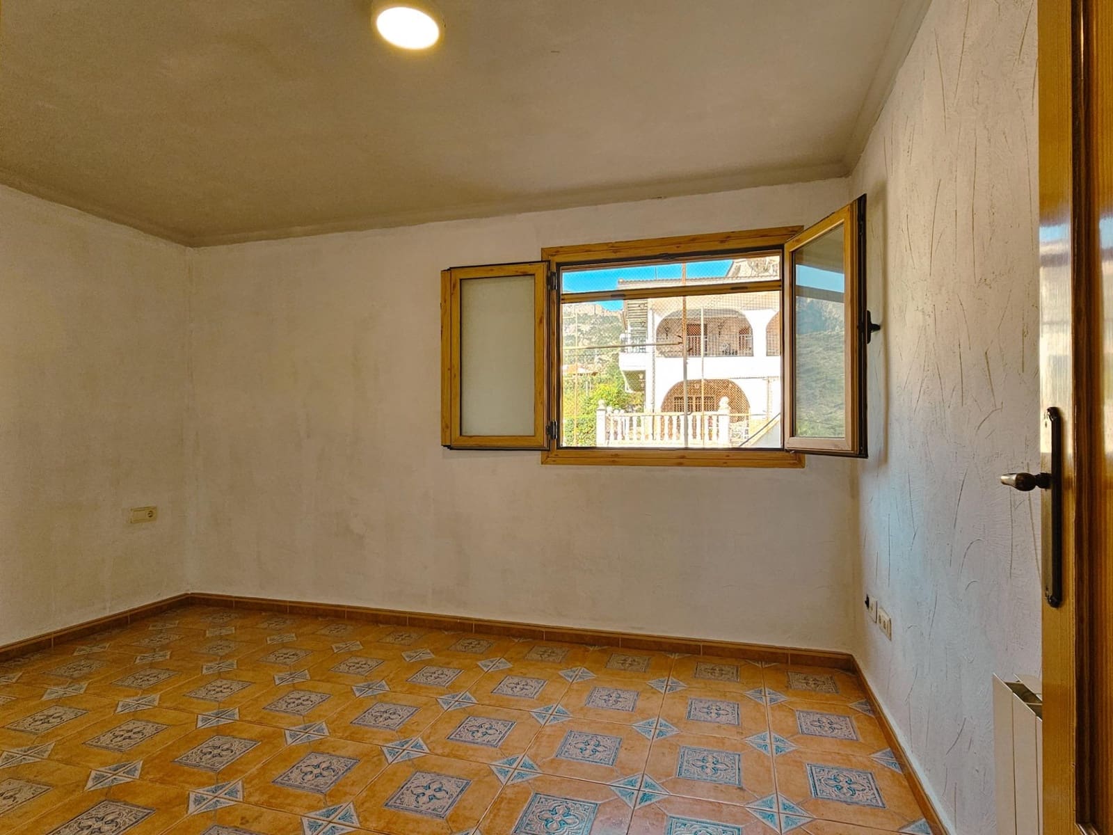 5 soveværelse Villa til salg i Gandia med swimmingpool garage - € 335.000 (Ref: 9892537)