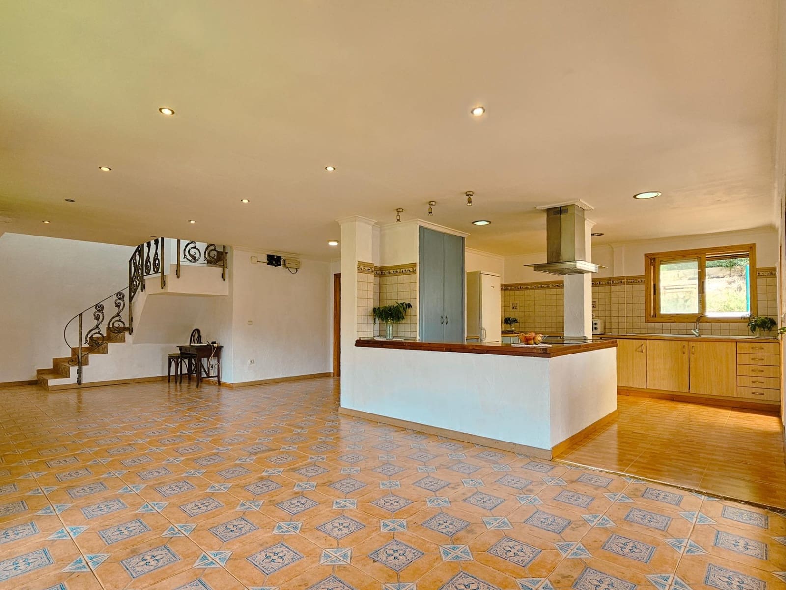 5 soveværelse Villa til salg i Gandia med swimmingpool garage - € 335.000 (Ref: 9892537)