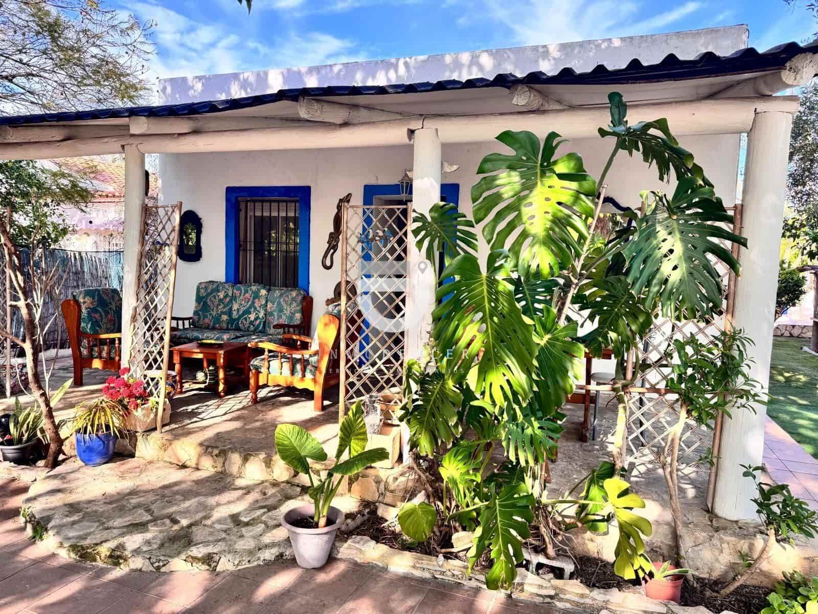 2 bedroom Villa for sale in Daimus with pool - € 280,000 (Ref: 9894063)