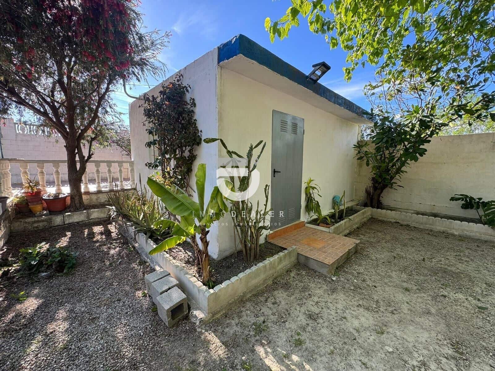 2 bedroom Villa for sale in Daimus with pool - € 280,000 (Ref: 9894063)
