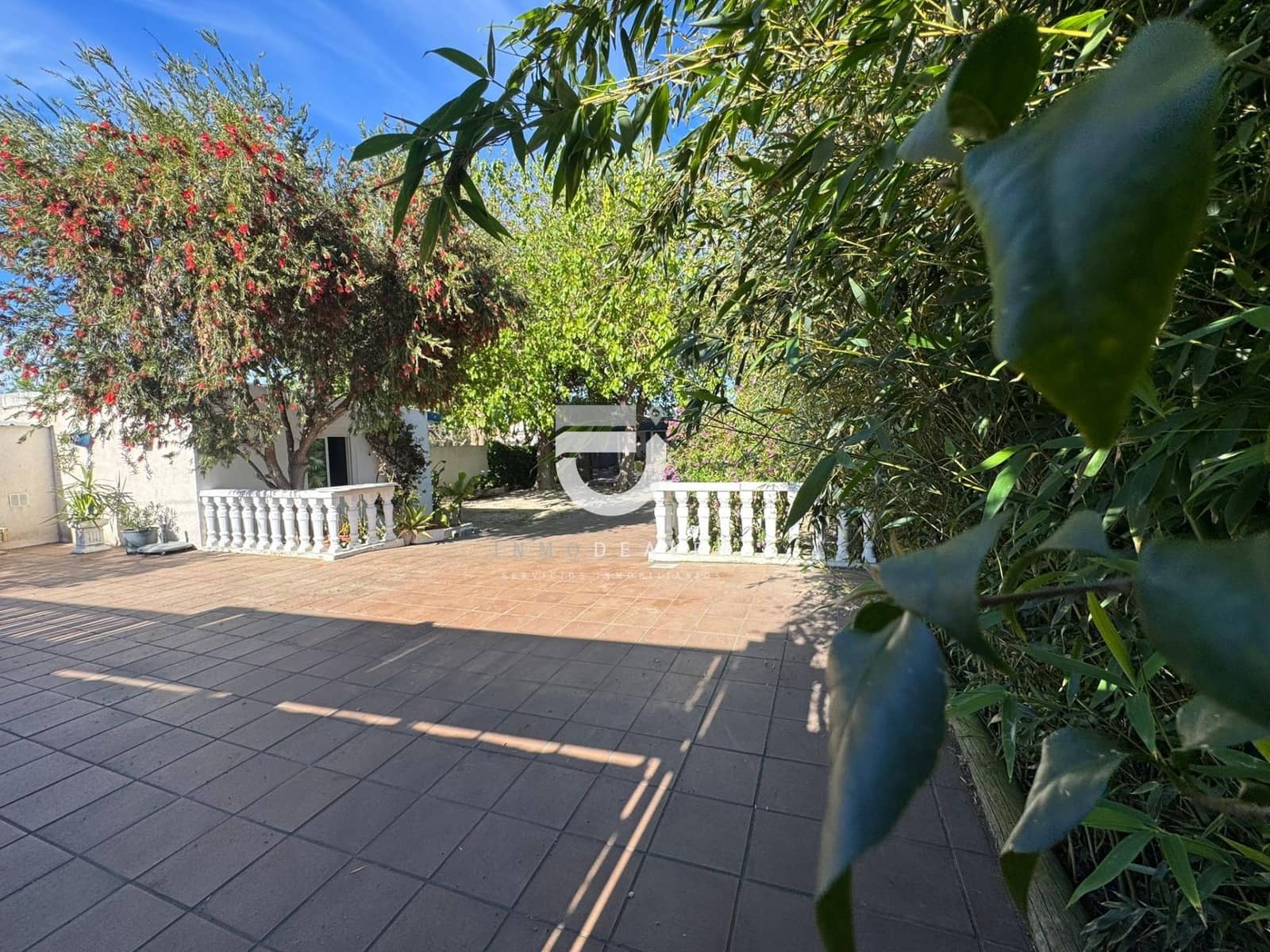 2 bedroom Villa for sale in Daimus with pool - € 280,000 (Ref: 9894063)