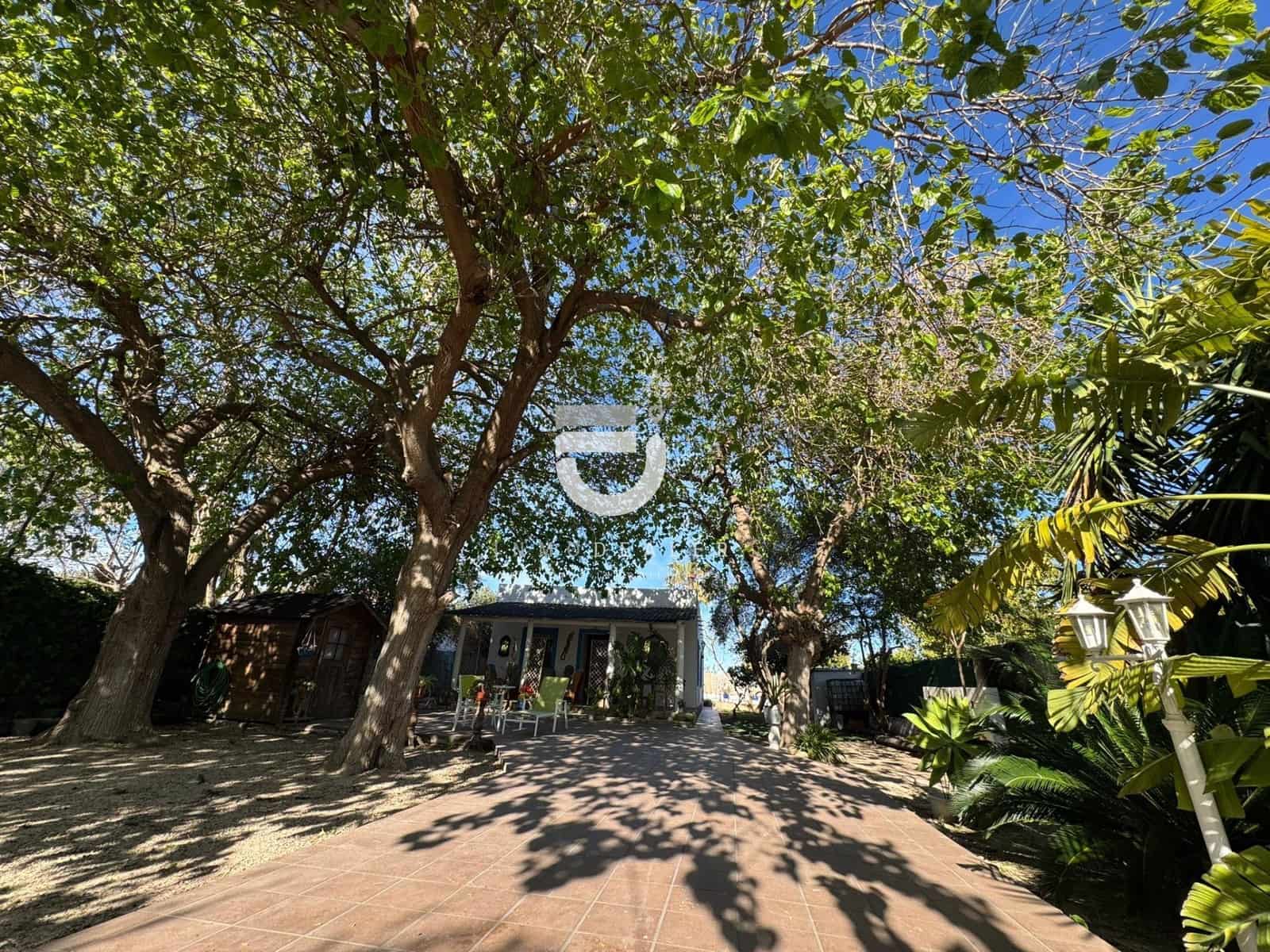 2 bedroom Villa for sale in Daimus with pool - € 280,000 (Ref: 9894063)