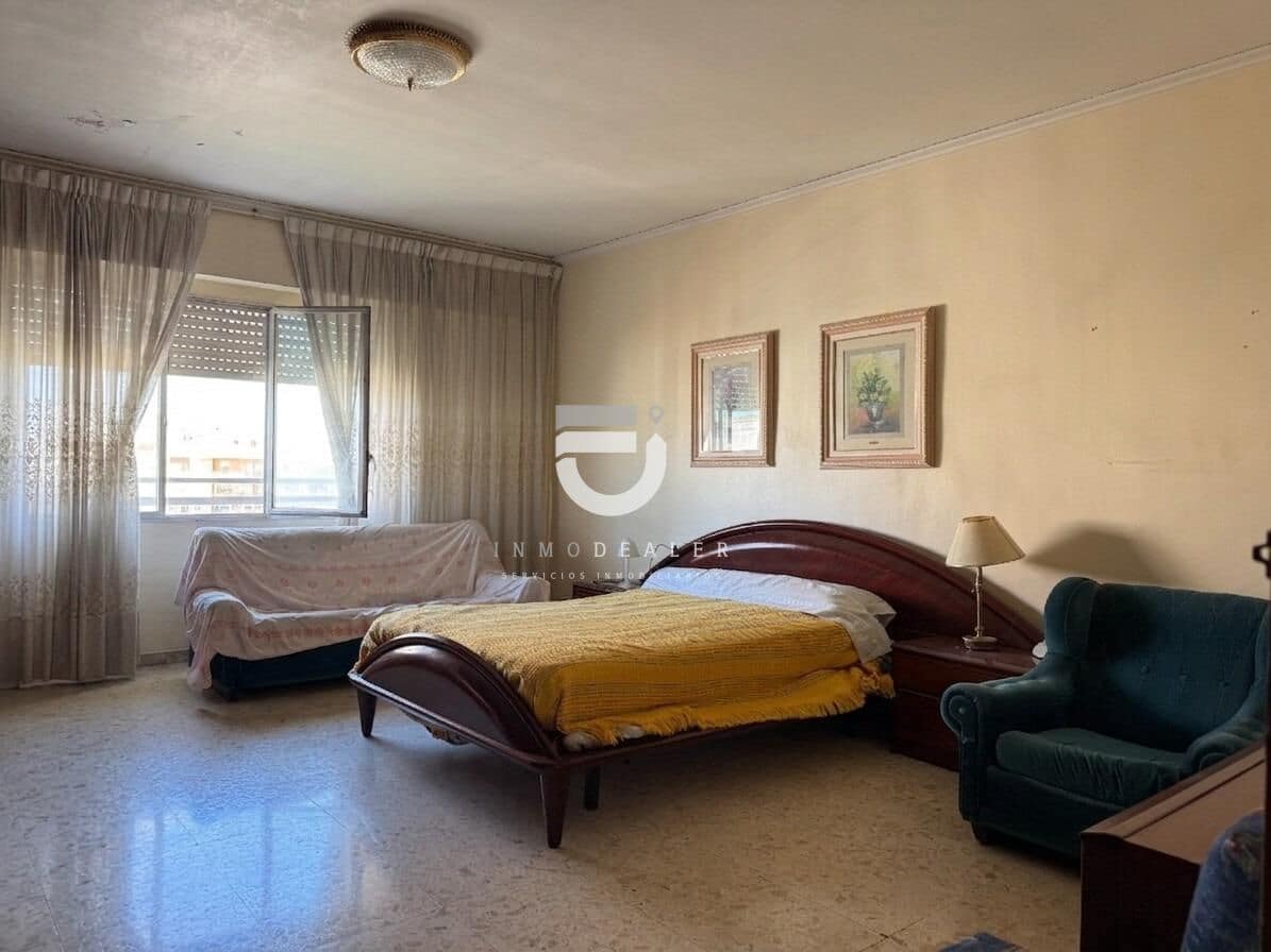 5 Zimmer Wohnung zu verkaufen in Gandia - 415.000 € (Ref: 9898975)