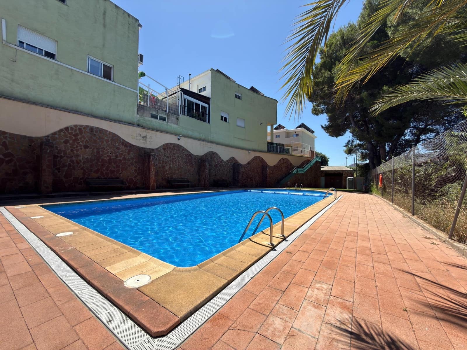 3 Zimmer Reihenhaus zu verkaufen in Almoines mit Pool Garage - 274.000 € (Ref: 9949948)