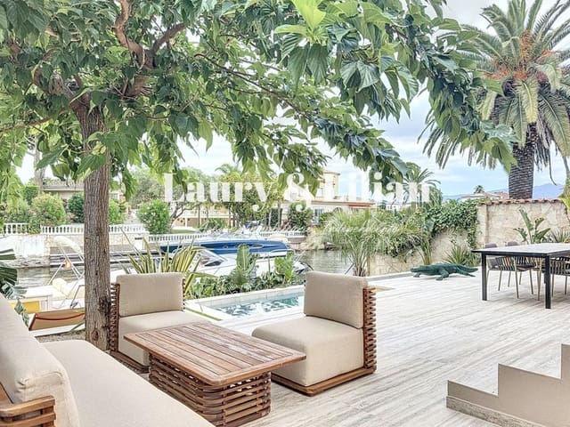 4 soveværelse Villa til salg i Empuriabrava, Castelló d'Empúries med swimmingpool - € 1.390.000 (Ref: 10003718)