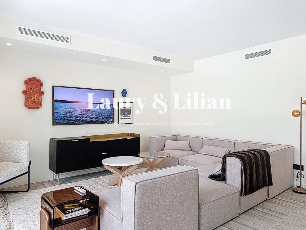 4 soveværelse Villa til salg i Empuriabrava med swimmingpool - € 1.390.000 (Ref: 10003718)