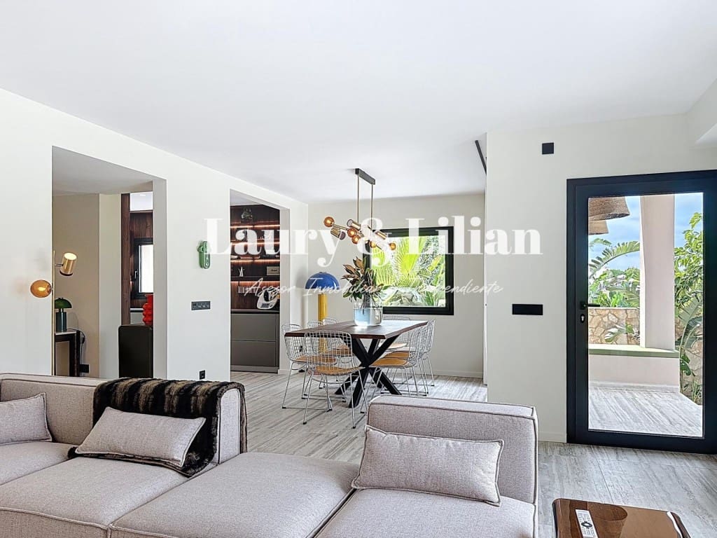 4 soveværelse Villa til salg i Empuriabrava med swimmingpool - € 1.390.000 (Ref: 10003718)