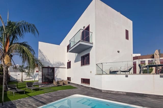 5 camera da letto Villa in vendita in Dos Hermanas con piscina garage - 949.000 € (Rif: 10003719)