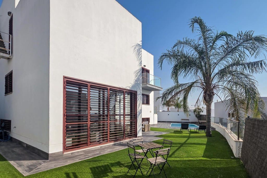 5 camera da letto Villa in vendita in Dos Hermanas con piscina garage - 949.000 € (Rif: 10003719)